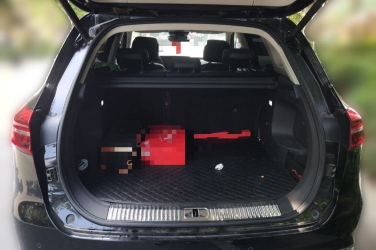 Used Hongqi HS5 2022 2.0T Smart Connect Flagship All-Wheel-Drive Version Trunk