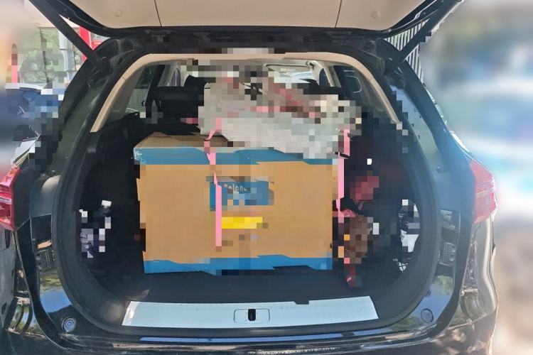 Used Hongqi HS5 2022 Facelifted Version 2.0T Smart Connect Flagship All-Wheel-Drive Edition Trunk