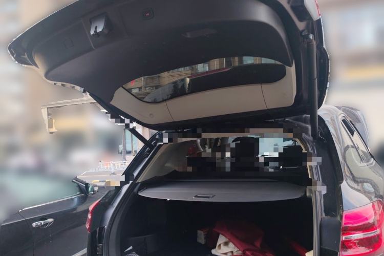 Used Hongqi HS5 2022 Facelifted Version 2.0T Smart Connect Flagship All-Wheel-Drive Edition Trunk