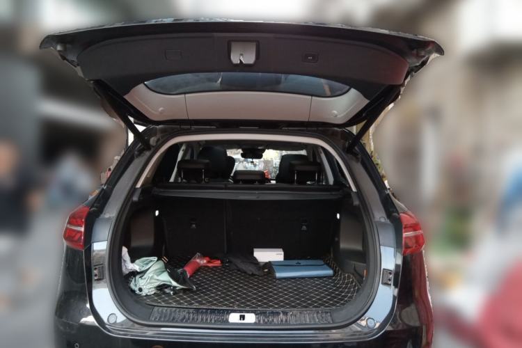 Used Hongqi HS5 2022 Revised Version 2.0T Smart Connect Flagship Edition Trunk