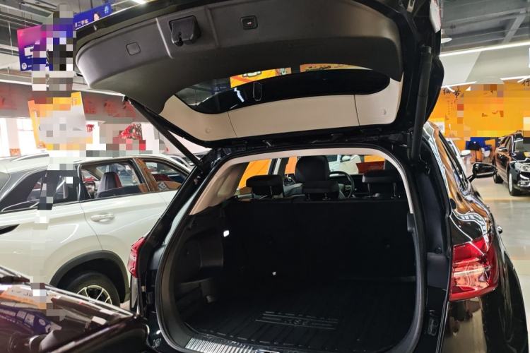 Used Hongqi HS5 2022 Facelifted Version 2.0T Smart Connect Flagship All-Wheel-Drive Edition Trunk
