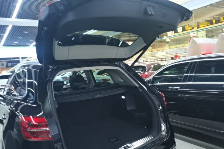 Used Hongqi HS5 2022 Facelifted Version 2.0T Smart Connect Flagship All-Wheel-Drive Edition Trunk