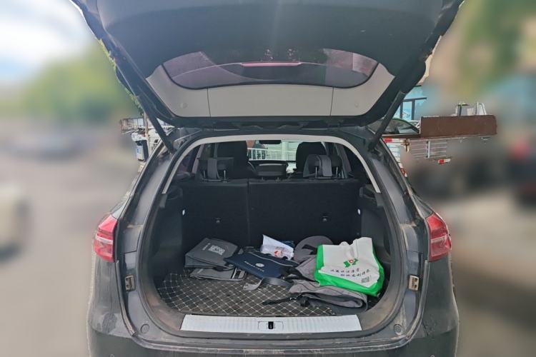 Used Hongqi HS5 2022 Revised Version 2.0T Smart Connect Flagship Edition Trunk