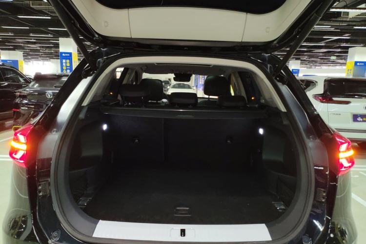 Used Hongqi HS5 2022 Revised Version 2.0T Smart Connect Flagship Edition Trunk