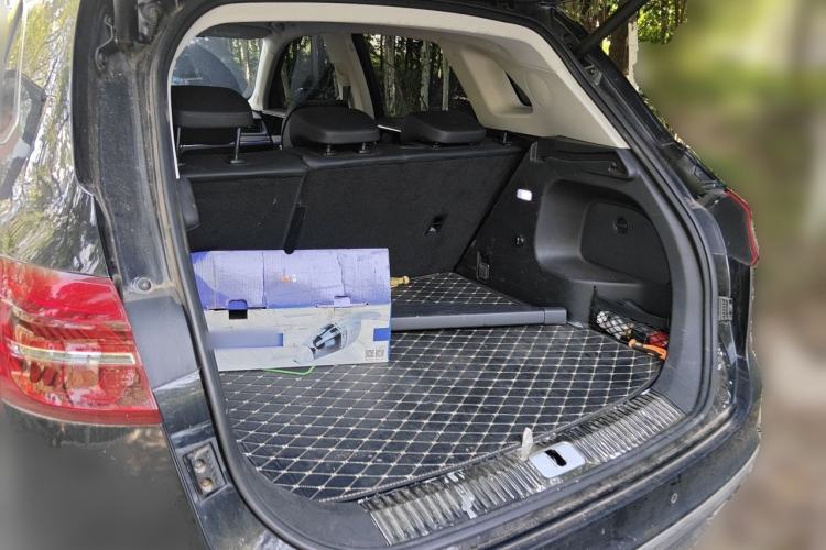 Used Hongqi HS5 2022 Revised Version 2.0T Smart Connect Flagship Edition Trunk