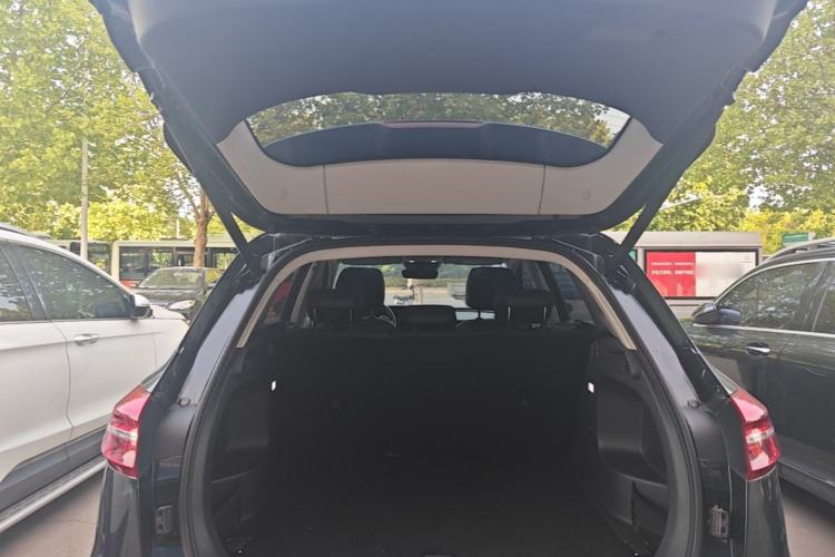 Used Hongqi HS5 2022 Revised Version 2.0T Smart Connect Flagship Edition Trunk