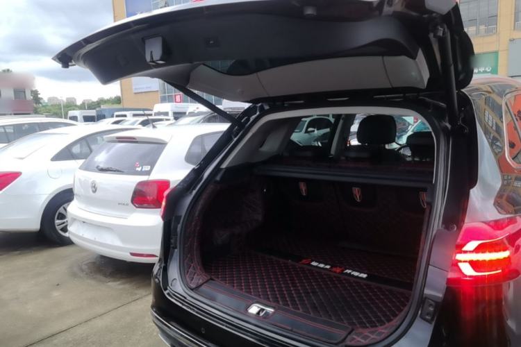 Used Hongqi HS5 2022 Revised Version 2.0T Smart Connect Flagship Edition Trunk