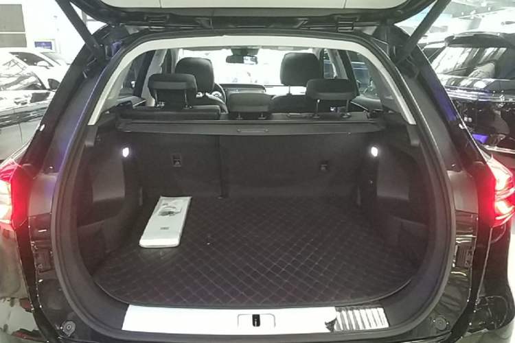 Used Hongqi HS5 2022 2.0T Smart Connect Flagship Enjoyment Purchase Edition Trunk