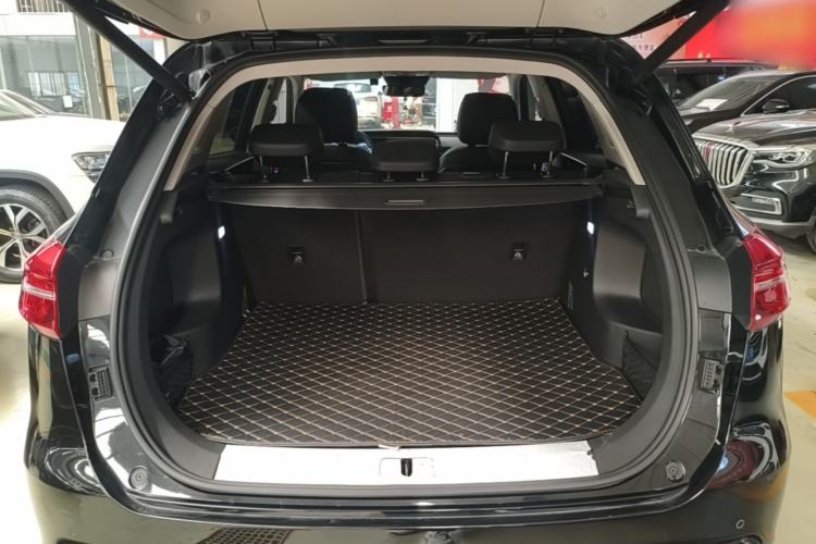 Used Hongqi HS5 2022 Facelifted Version 2.0T Smart Connect Flagship All-Wheel-Drive Edition Trunk