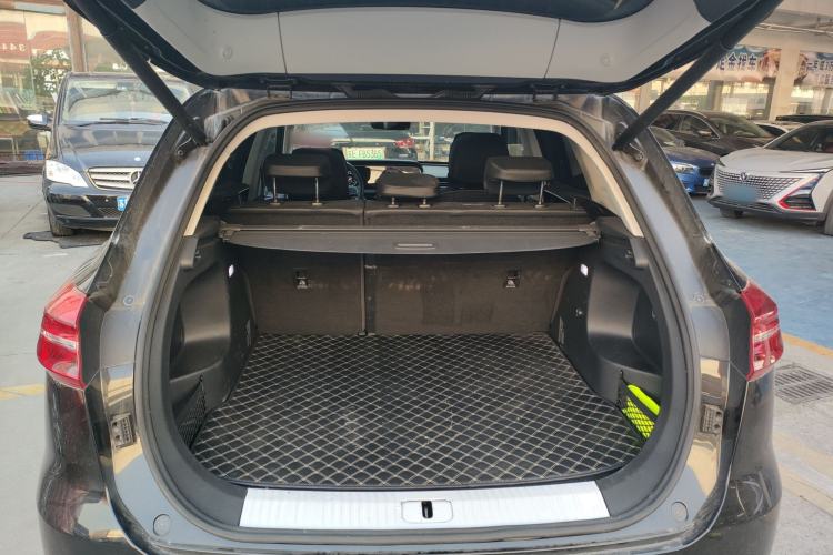 Used Hongqi HS5 2022 Facelifted Version 2.0T Smart Connect Flagship All-Wheel-Drive Edition Trunk