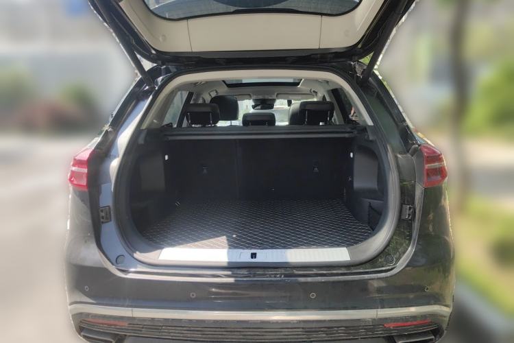 Used Hongqi HS5 2022 Revised Version 2.0T Smart Connect Flagship Edition Trunk