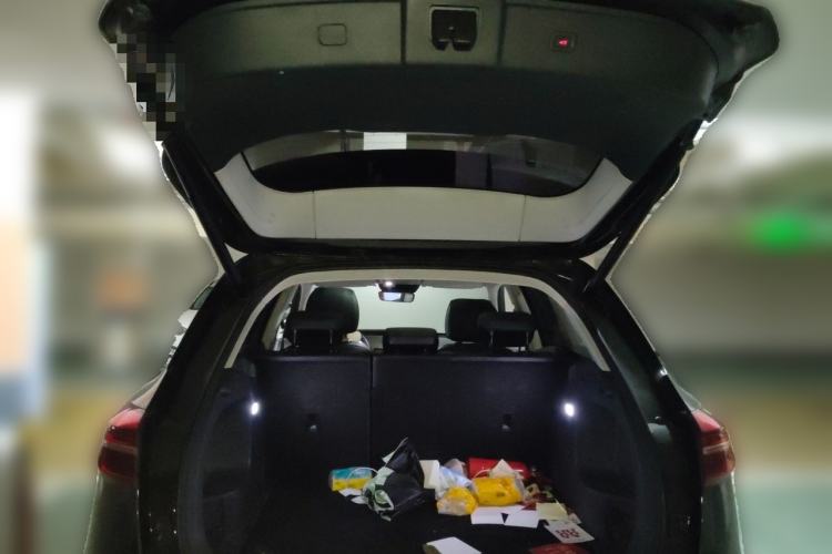 Used Hongqi HS5 2022 2.0T Smart Connect Flagship All-Wheel-Drive Version Trunk