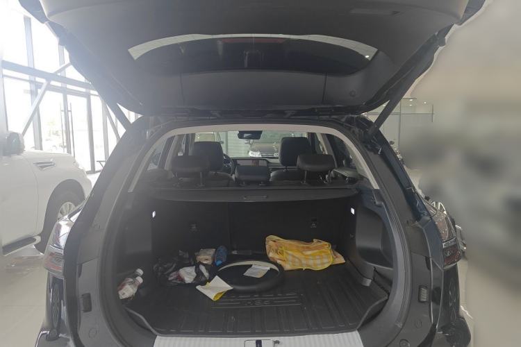 Used Hongqi HS5 2022 2.0T Smart Connect Flagship All-Wheel-Drive Version Trunk