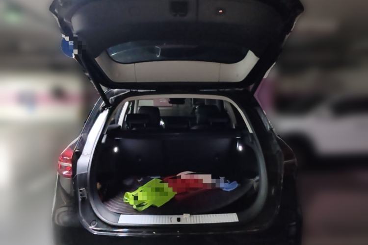 Used Hongqi HS5 2022 Revised Version 2.0T Smart Connect Flagship Edition Trunk