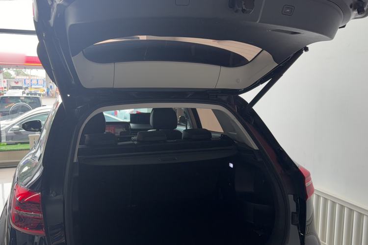 Used Hongqi HS5 2022 Revised Version 2.0T Smart Connect Flagship Edition Trunk