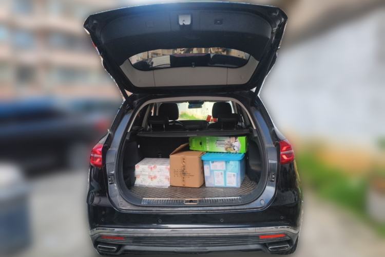 Used Hongqi HS5 2022 Revised Version 2.0T Smart Connect Flagship Edition Trunk