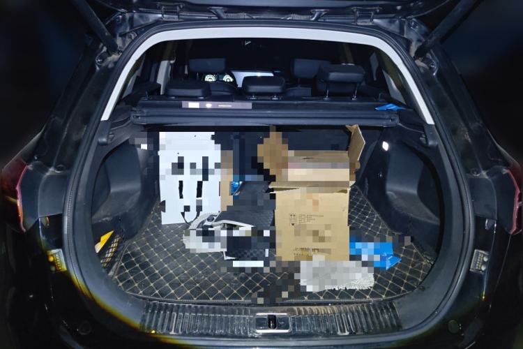 Used Hongqi HS5 2022 Facelifted Version 2.0T Smart Connect Flagship All-Wheel-Drive Edition Trunk