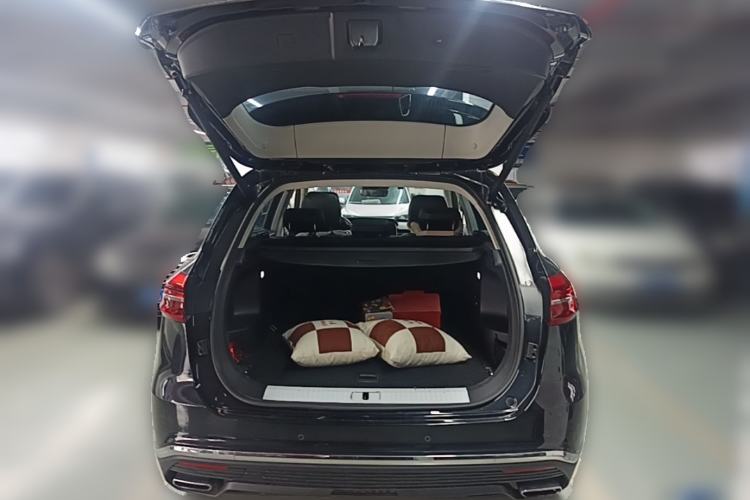 Used Hongqi HS5 2022 Revised Version 2.0T Smart Connect Flagship Edition Trunk