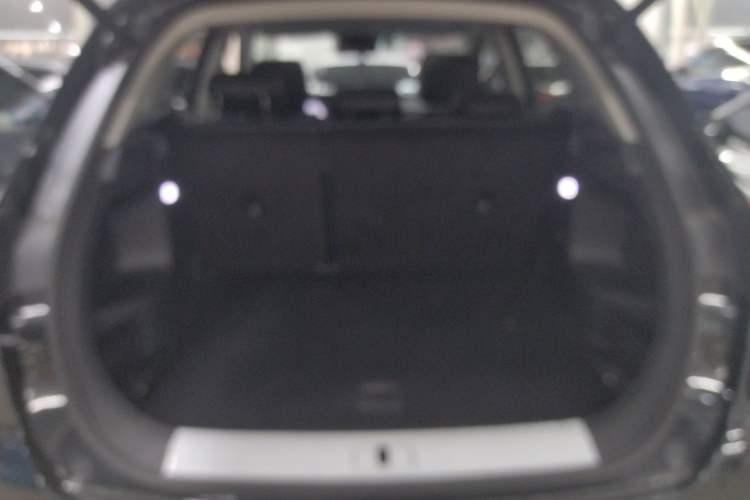 Used Hongqi HS5 2022 Revised Version 2.0T Smart Connect Flagship Edition Trunk