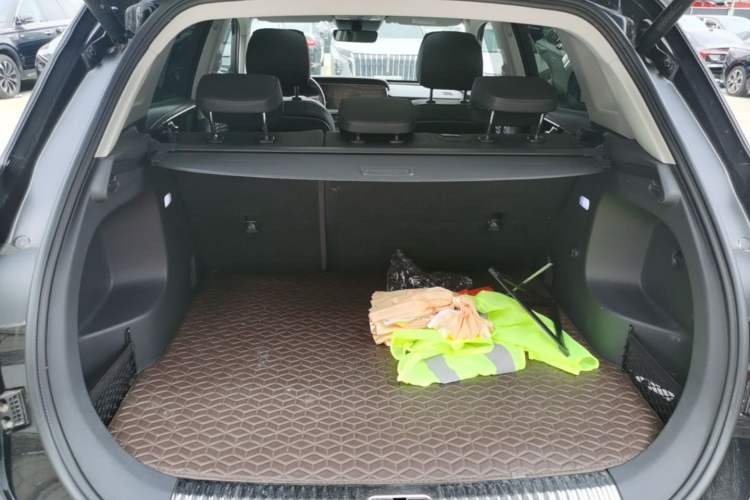 Used Hongqi HS5 2022 2.0T Smart Connect Flagship All-Wheel-Drive Version Trunk