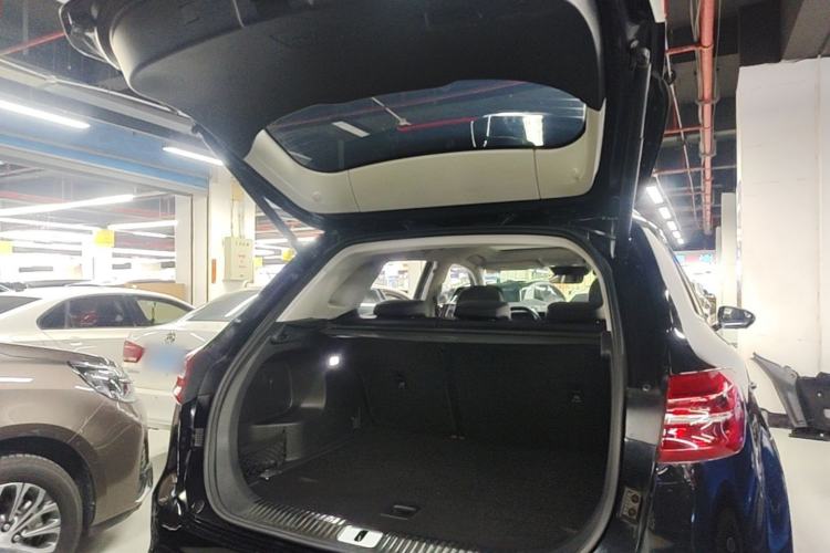 Used Hongqi HS5 2022 Revised Version 2.0T Smart Connect Flagship Edition Trunk