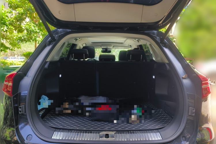 Used Hongqi HS5 2022 Facelifted Version 2.0T Smart Connect Flagship All-Wheel-Drive Edition Trunk