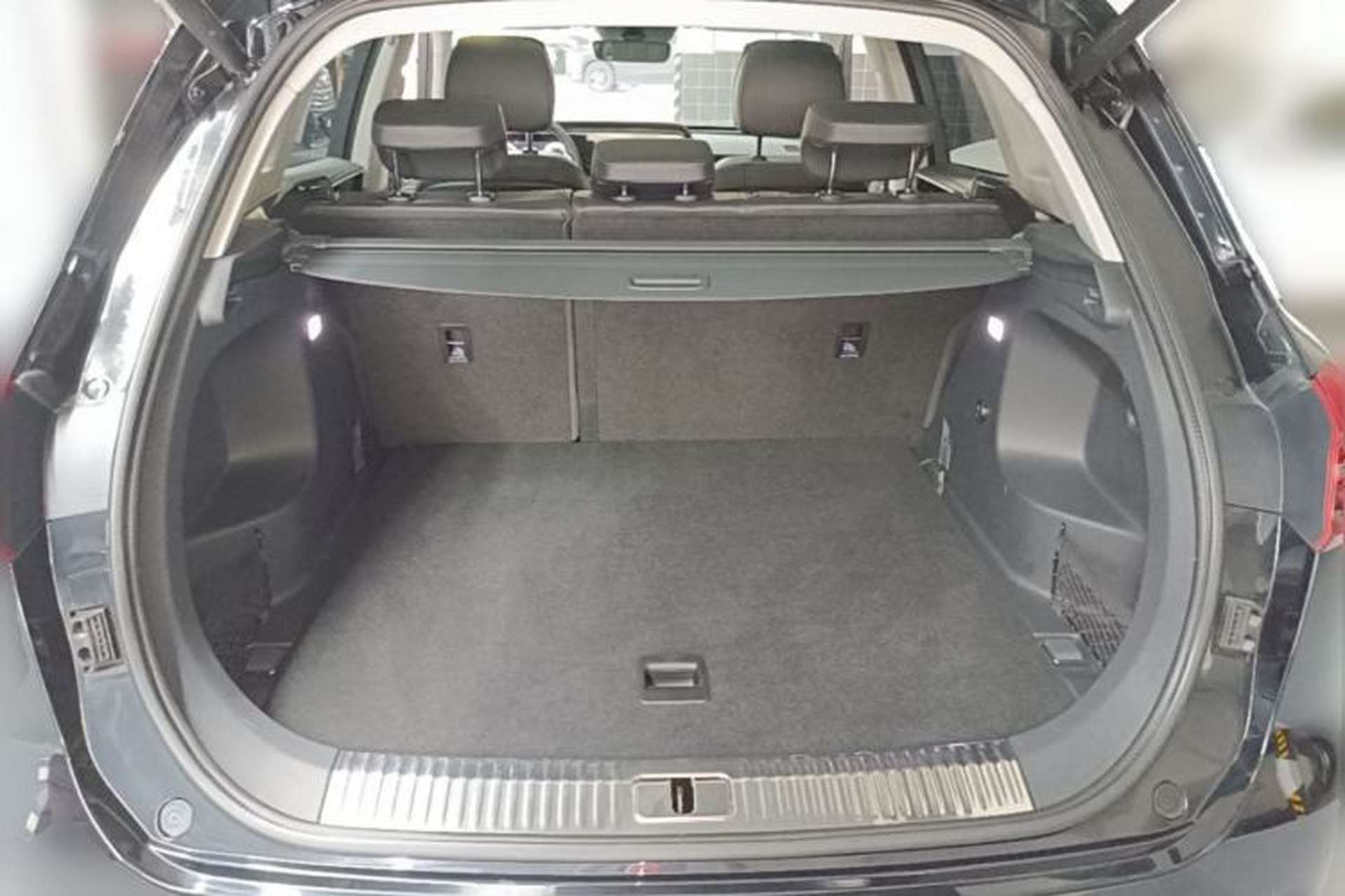 Used Hongqi HS5 2022 Revised Version 2.0T Smart Connect Flagship Edition Trunk