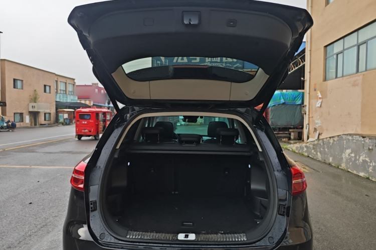 Used Hongqi HS5 2022 Facelifted Version 2.0T Smart Connect Flagship All-Wheel-Drive Edition Trunk