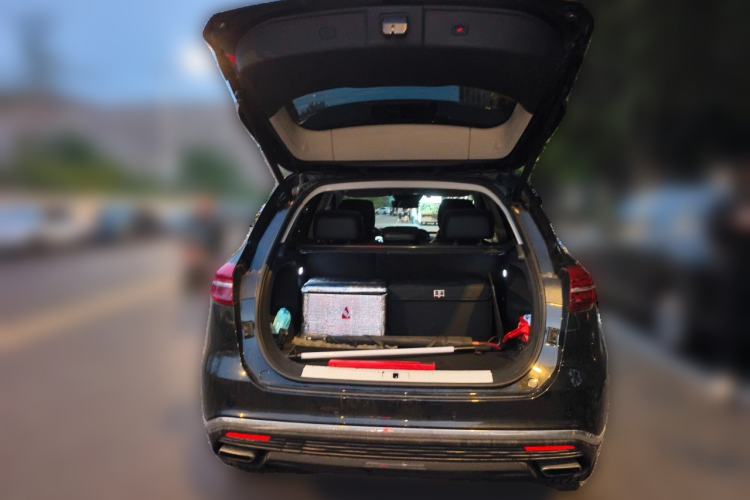 Used Hongqi HS5 2022 2.0T Smart Connect Flagship All-Wheel-Drive Version Trunk