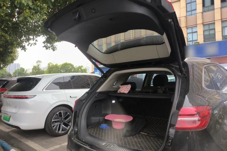 Used Hongqi HS5 2022 Revised Version 2.0T Smart Connect Flagship Edition Trunk
