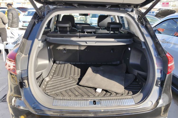 Used Hongqi HS5 2022 Revised Version 2.0T Smart Connect Flagship Edition Trunk