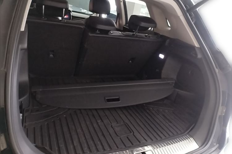 Used Hongqi HS5 2022 Revised Version 2.0T Smart Connect Flagship Edition Trunk