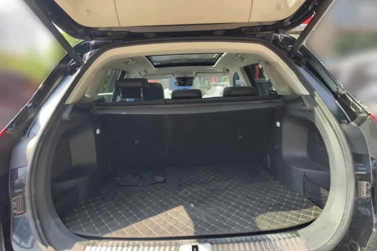 Used Hongqi HS5 2022 Facelifted Version 2.0T Smart Connect Flagship All-Wheel-Drive Edition Trunk