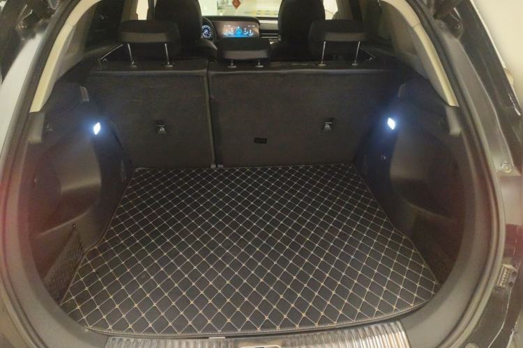 Used Hongqi HS5 2022 2.0T Smart Connect Flagship All-Wheel-Drive Version Trunk