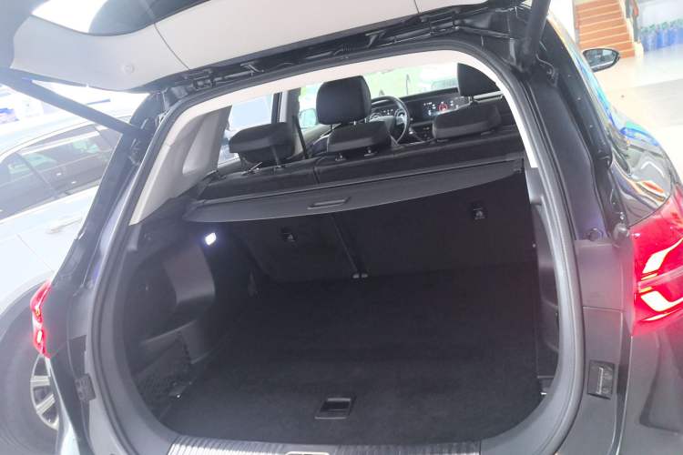Used Hongqi HS5 2022 Revised Version 2.0T Smart Connect Flagship Edition Trunk