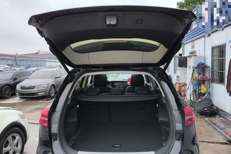 Used Hongqi HS5 2022 Revised Version 2.0T Smart Connect Flagship Edition Trunk