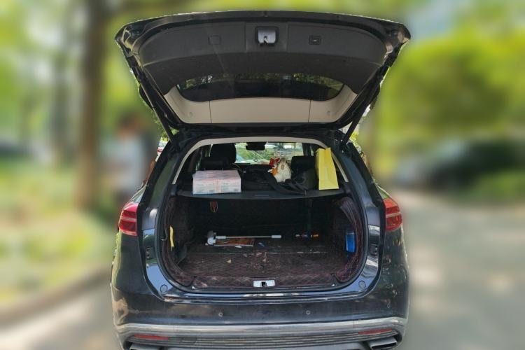 Used Hongqi HS5 2022 Revised Version 2.0T Smart Connect Flagship Edition Trunk