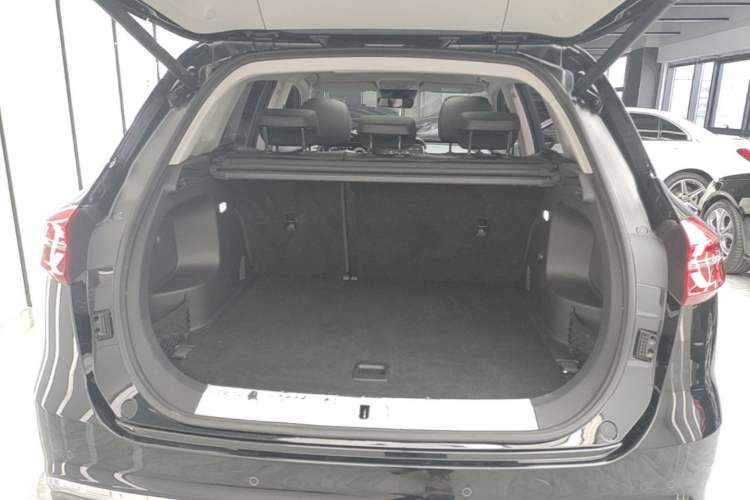 Used Hongqi HS5 2022 Revised Version 2.0T Smart Connect Flagship Edition Trunk