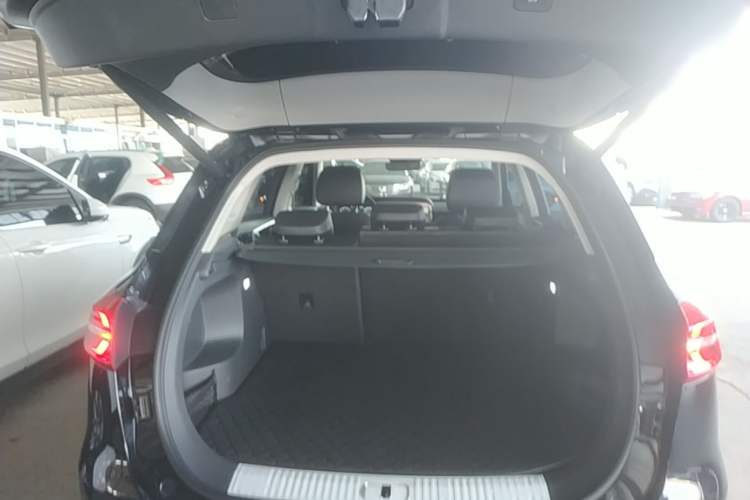 Used Hongqi HS5 2022 Revised Version 2.0T Smart Connect Flagship Edition Trunk
