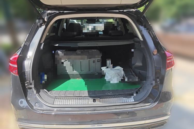 Used Hongqi HS5 2022 Facelifted Version 2.0T Smart Connect Flagship All-Wheel-Drive Edition Trunk
