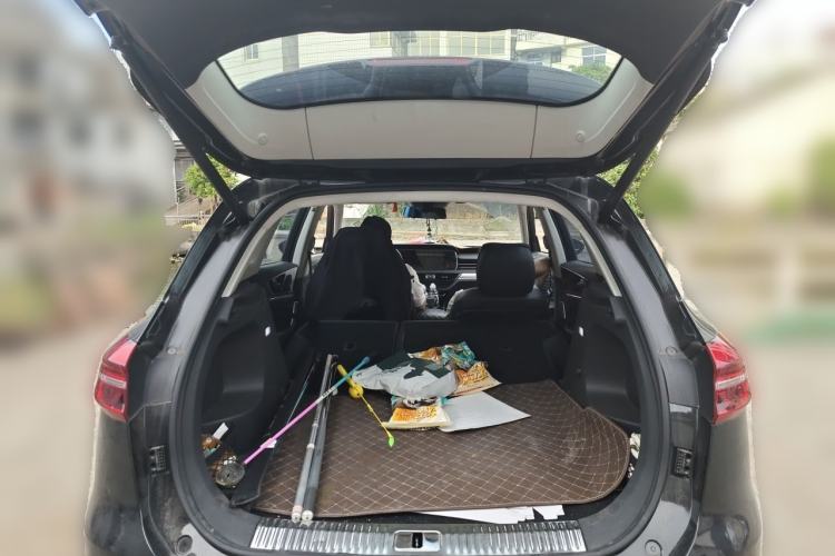 Used Hongqi HS5 2022 Revised Version 2.0T Smart Connect Flagship Edition Trunk