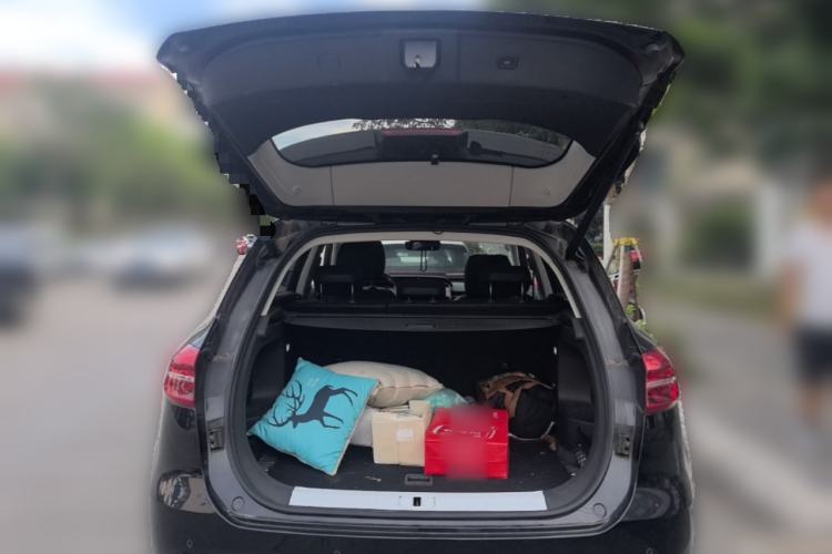 Used Hongqi HS5 2022 Revised Version 2.0T Smart Connect Flagship Edition Trunk