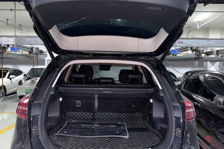 Used Hongqi HS5 2022 Revised Version 2.0T Smart Connect Flagship Edition Trunk