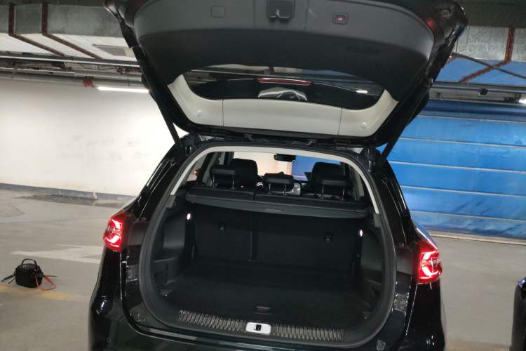Used Hongqi HS5 2022 Revised Version 2.0T Smart Connect Flagship Edition Trunk