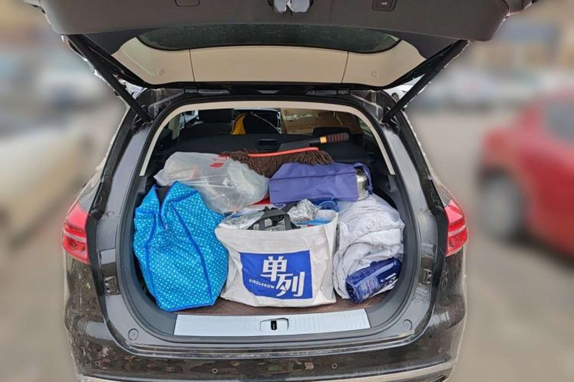 Used Hongqi HS5 2022 2.0T Smart Connect Flagship All-Wheel-Drive Version Trunk