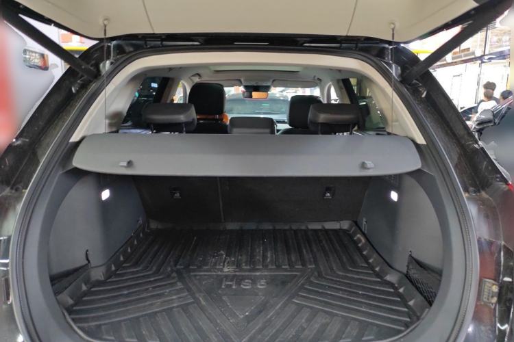 Used Hongqi HS5 2022 2.0T Smart Connect Flagship All-Wheel-Drive Version Trunk