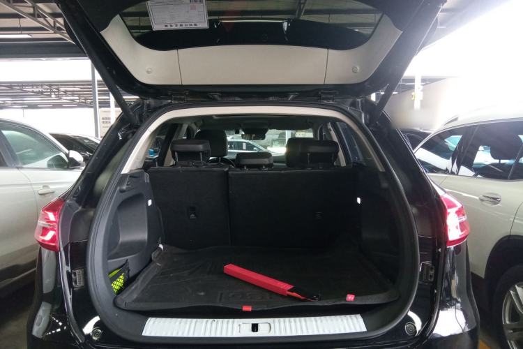 Used Hongqi HS5 2022 Revised Version 2.0T Smart Connect Flagship Edition Trunk