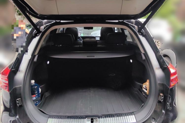 Used Hongqi HS5 2022 2.0T Smart Connect Flagship All-Wheel-Drive Version Trunk