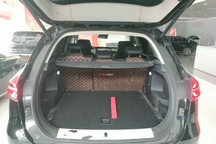 Used Hongqi HS5 2022 Facelifted Version 2.0T Smart Connect Flagship All-Wheel-Drive Edition Trunk