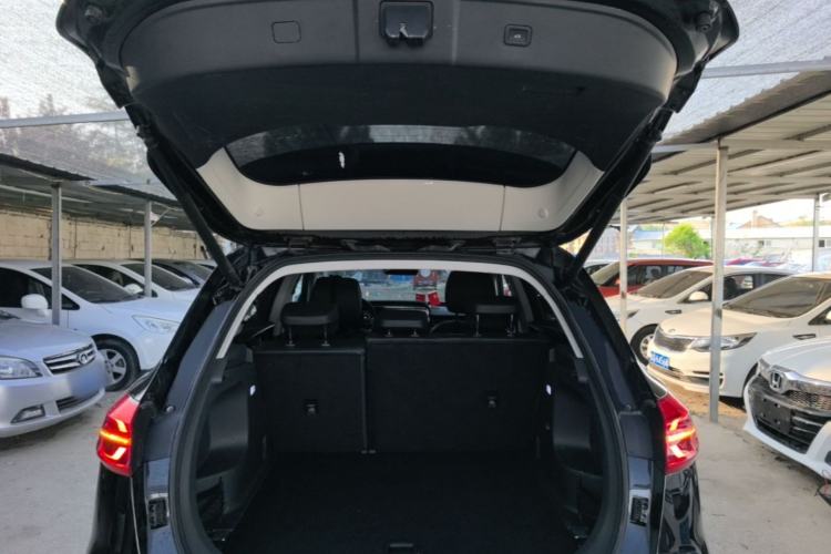 Used Hongqi HS5 2022 Revised Version 2.0T Smart Connect Flagship Edition Trunk